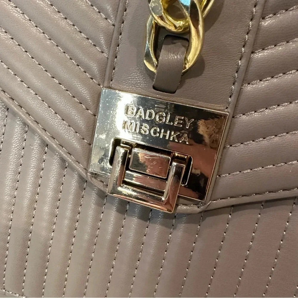 Badgley Mischka Quilted Crossbody Shoulder Gold Chain Buckle Taupe Bag - Picture 6 of 16